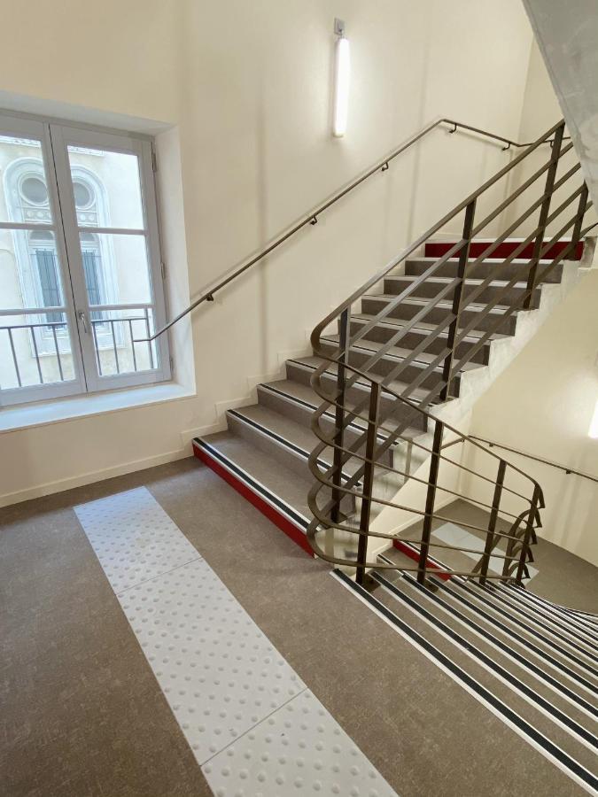 Hostel Flamingo Nimes Gare Centre Екстер'єр фото