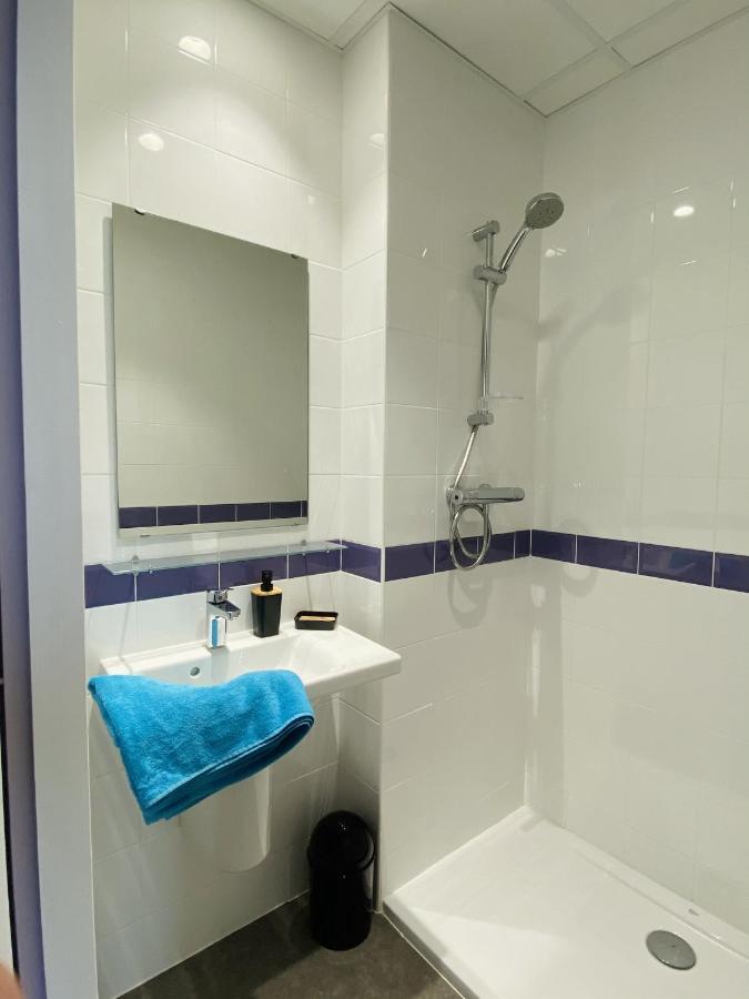 Hostel Flamingo Nimes Gare Centre Екстер'єр фото