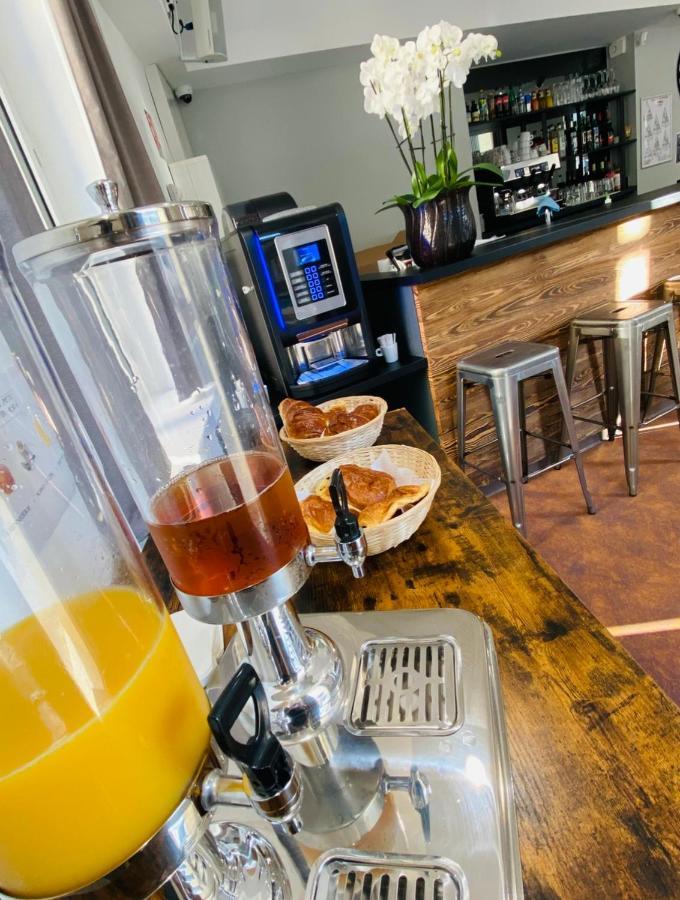 Hostel Flamingo Nimes Gare Centre Екстер'єр фото